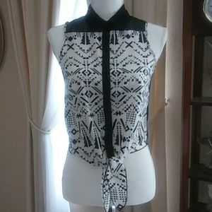 Charlotte Russe Geometric Crop Top Blouse